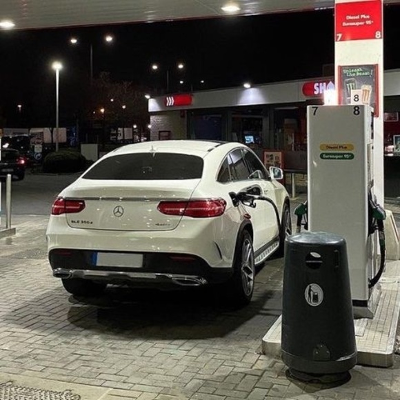 Meet your Posher, Michael - Picture 1 of 1